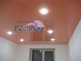 Натяжные потолки в Курске - Натяжной потолок «RSDecor» из лакового (глянцевого) полотна Lackfolie (цвет L424, 130 см, Германия). Светильники GX53 с LED лампами. Работа студии «РСДекор». Курск.